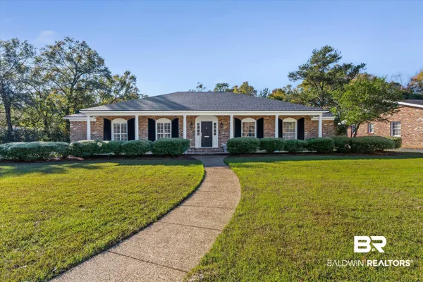 $489,900 | 301 Indian Creek Drive East, Mobile, AL 36607