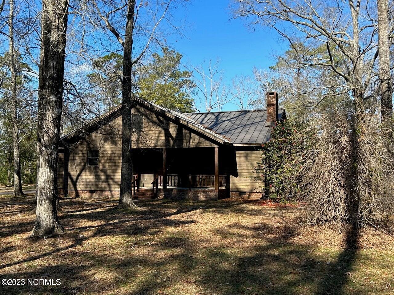 184 Royal Road Beaufort, NC 28516 - Photo 1 of 15 Front