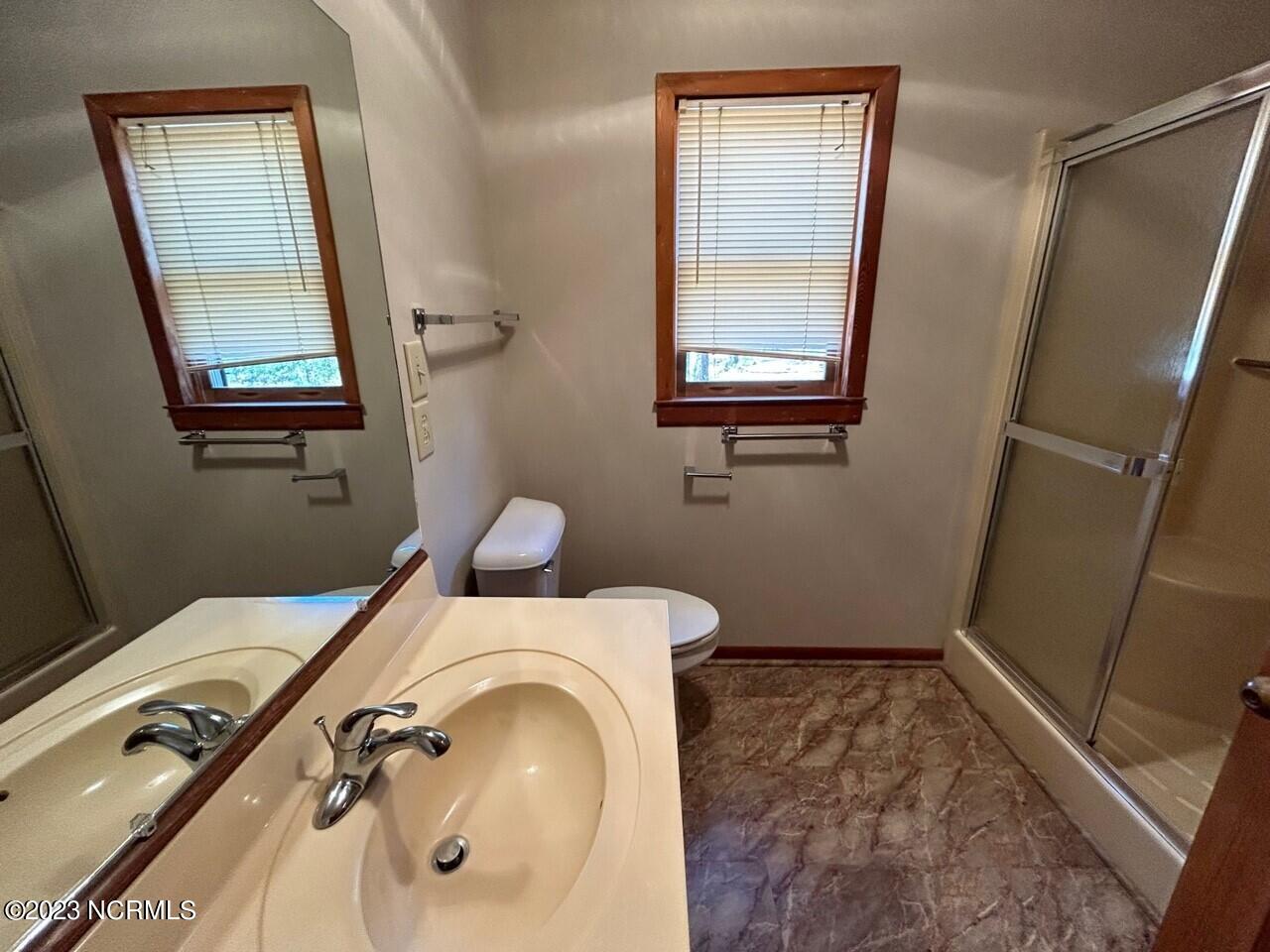 184 Royal Road Beaufort, NC 28516 - Photo 13 of 15 Bath #2