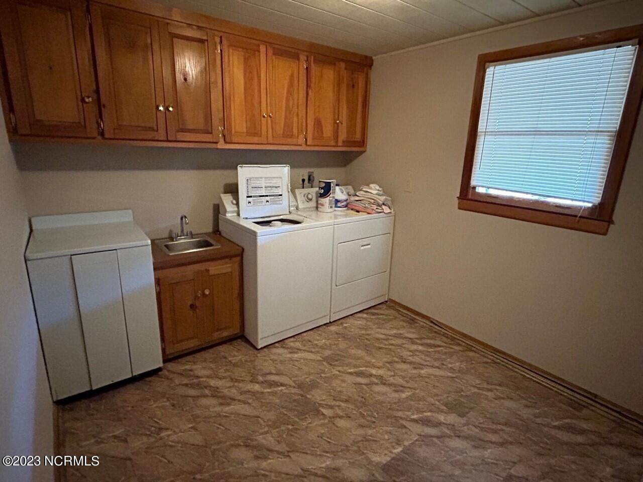 184 Royal Road Beaufort, NC 28516 - Photo 7 of 15 Mud Room