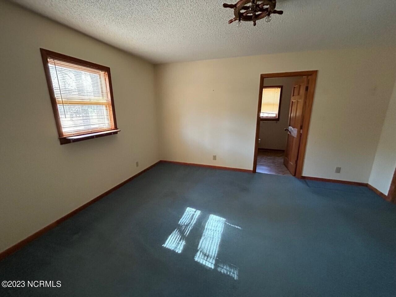 184 Royal Road Beaufort, NC 28516 - Photo 9 of 15 Sitting Room