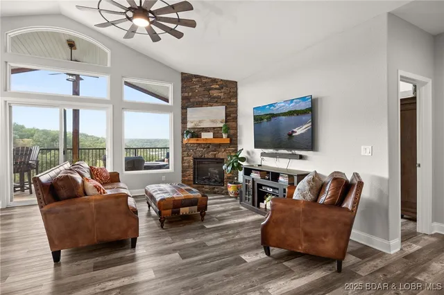 $679,000 | 62 Barolo Lane, Unit 22A, Camdenton, MO 65020