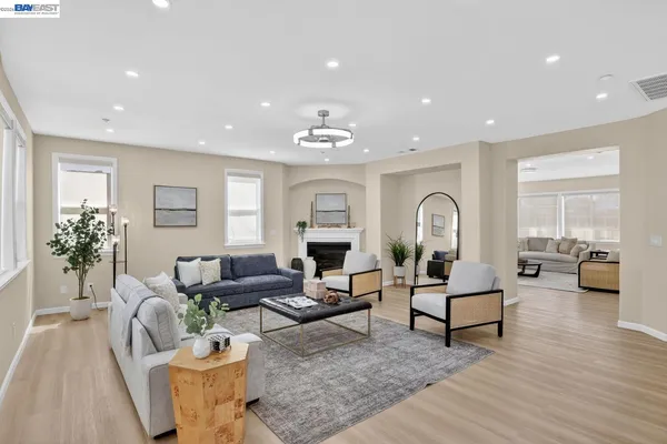 $1,248,000 | 2024 Fitzgerald Way, Brentwood, CA 94513