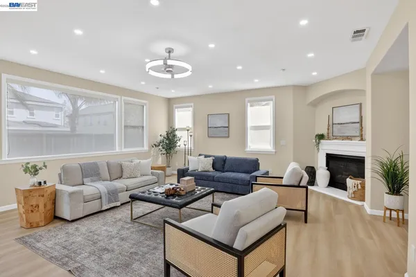 $1,248,000 | 2024 Fitzgerald Way, Brentwood, CA 94513
