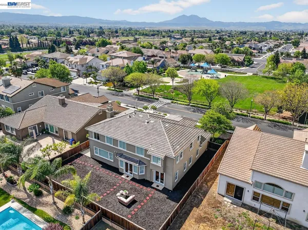 $1,248,000 | 2024 Fitzgerald Way, Brentwood, CA 94513