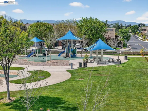 $1,248,000 | 2024 Fitzgerald Way, Brentwood, CA 94513