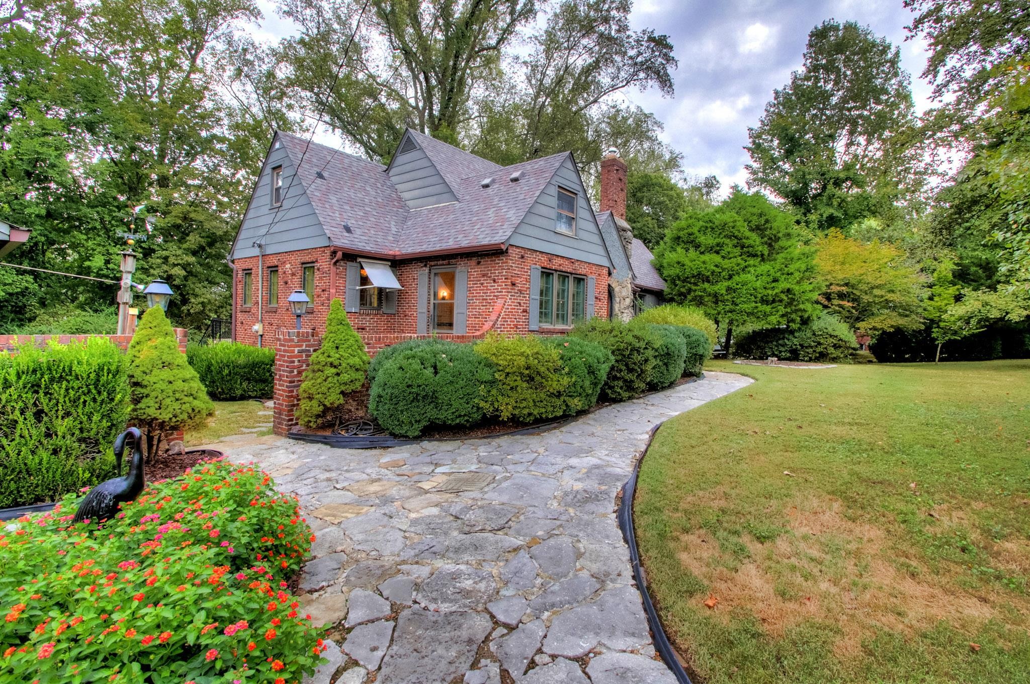 120 Spring Valley Road Nashville, TN 37214 - Photo 2 of 16