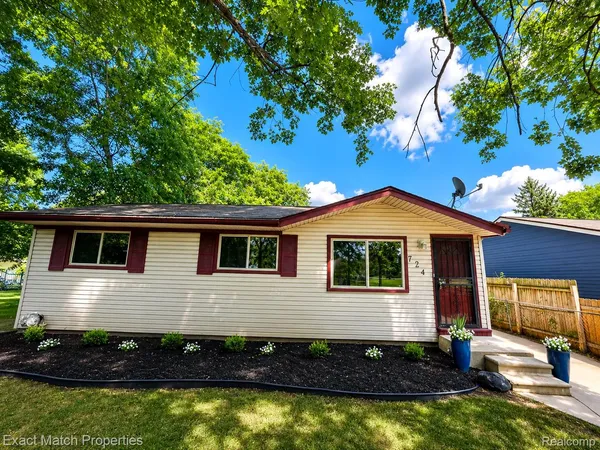 $139,900 | 724 Parkwood Avenue, Pontiac, MI 48340