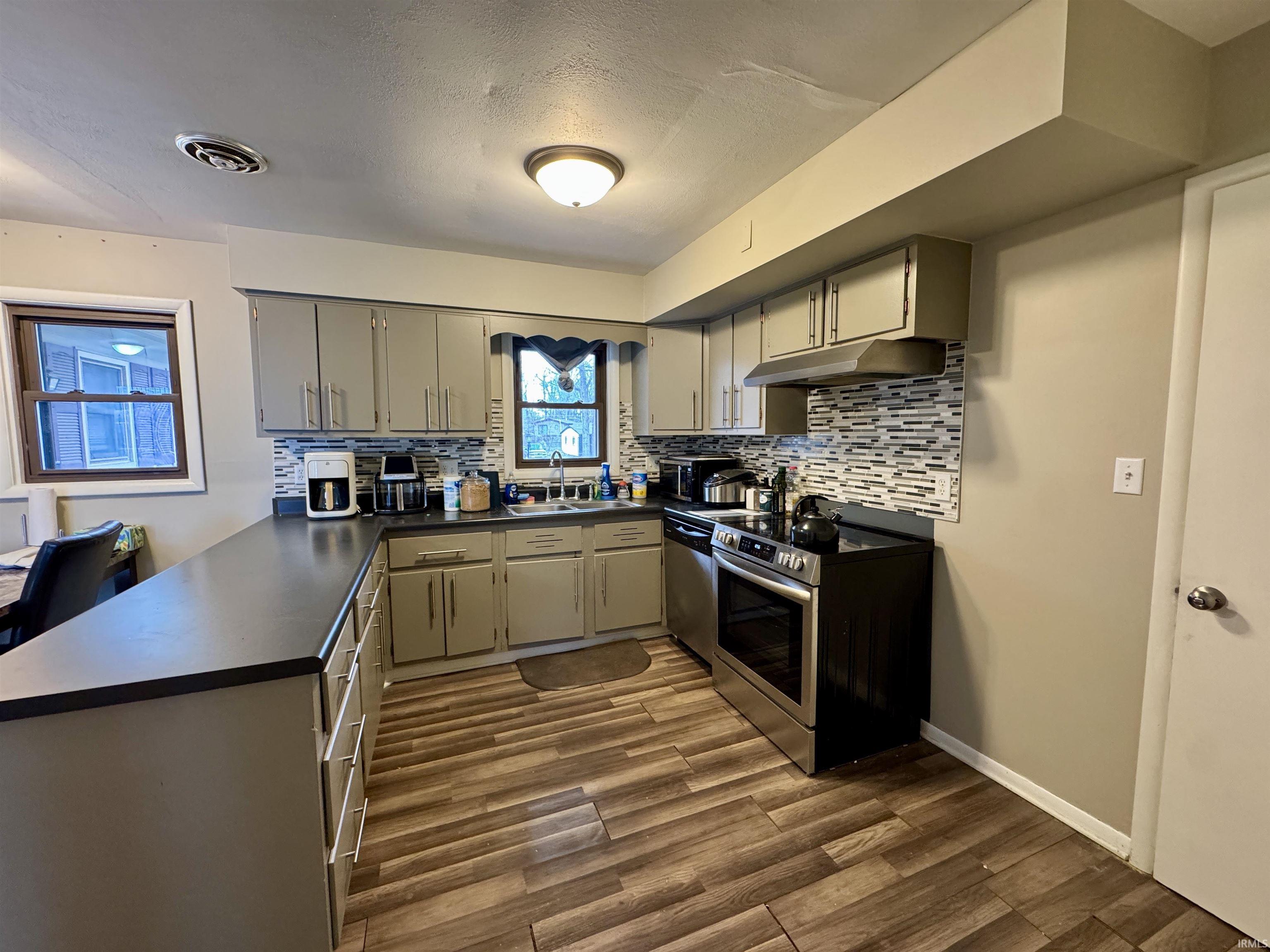 2729 Inwood Drive Fort Wayne, IN 46815 - Photo 4 of 17