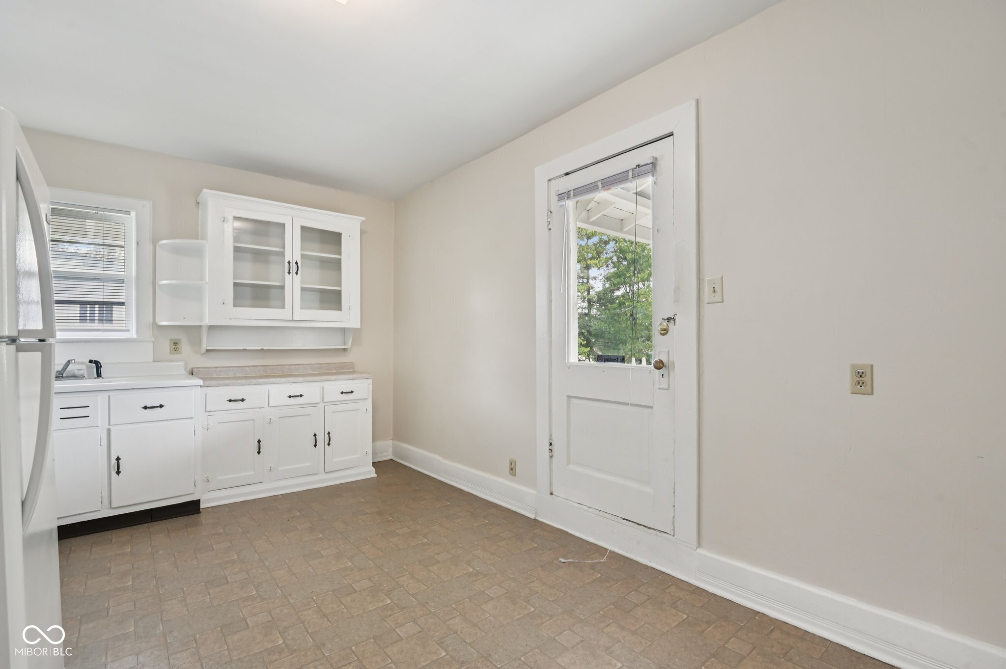 5334 East Washington Street Indianapolis, IN 46219 - Photo 12 of 24