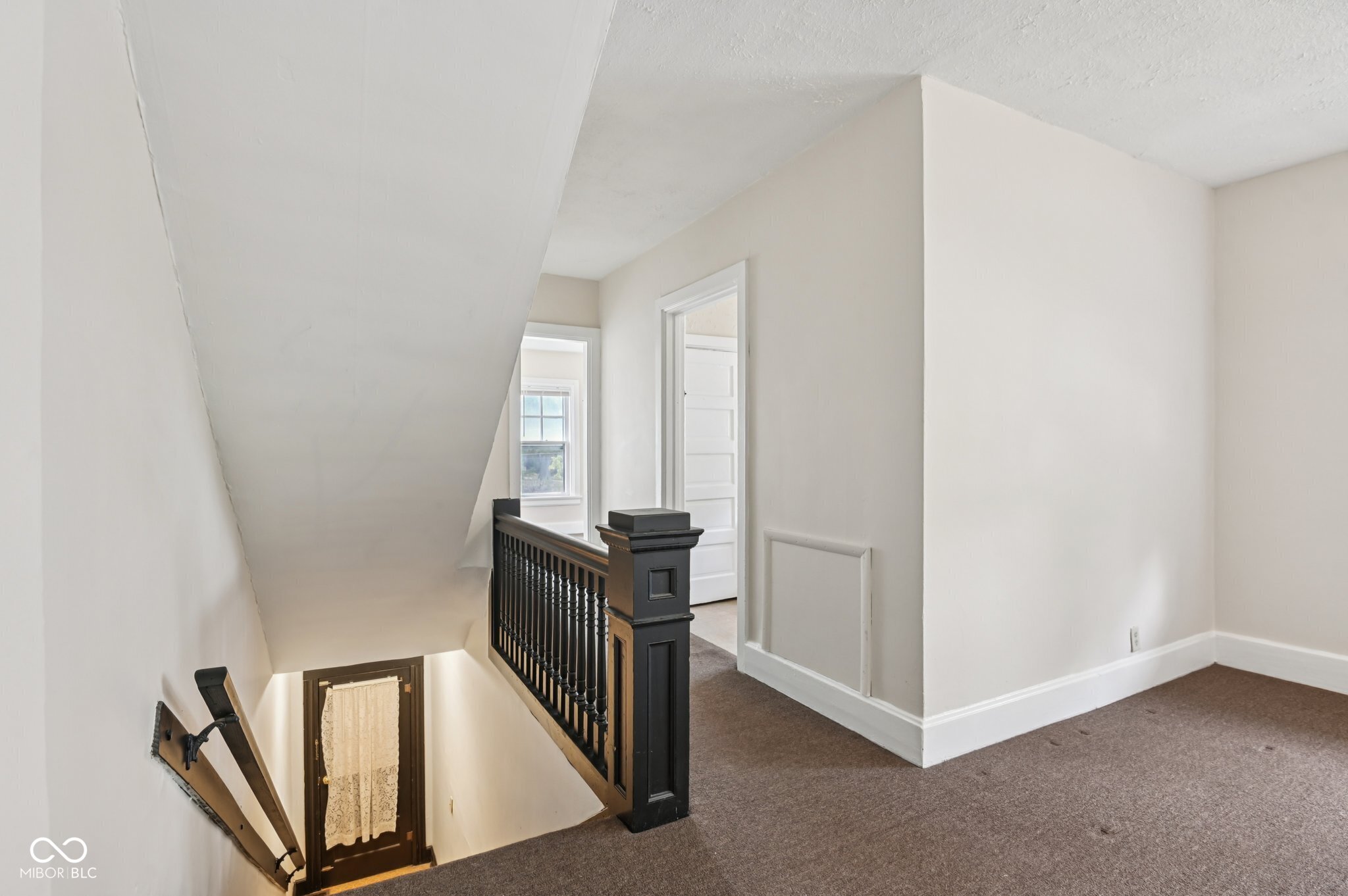 5334 East Washington Street Indianapolis, IN 46219 - Photo 9 of 24