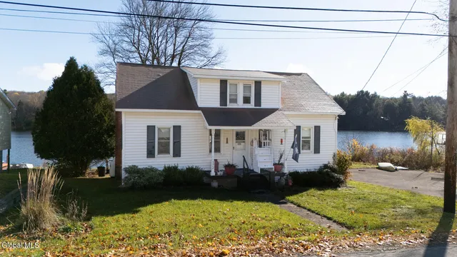 $274,898 | 172 Lake Road, Westerlo, NY 12023