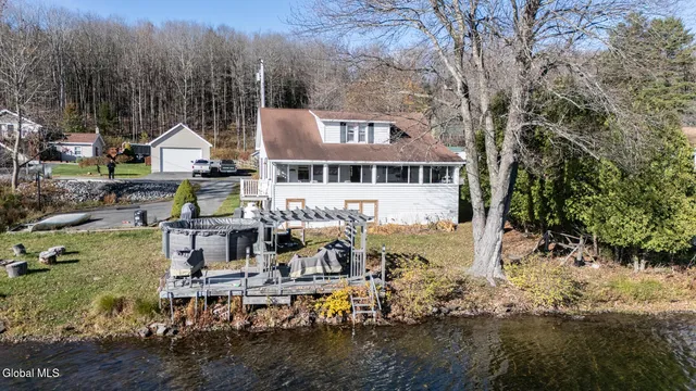 $274,898 | 172 Lake Road, Westerlo, NY 12023