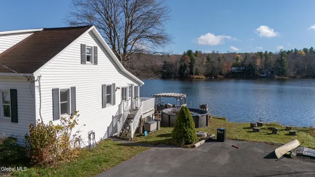 $274,898 | 172 Lake Road, Westerlo, NY 12023
