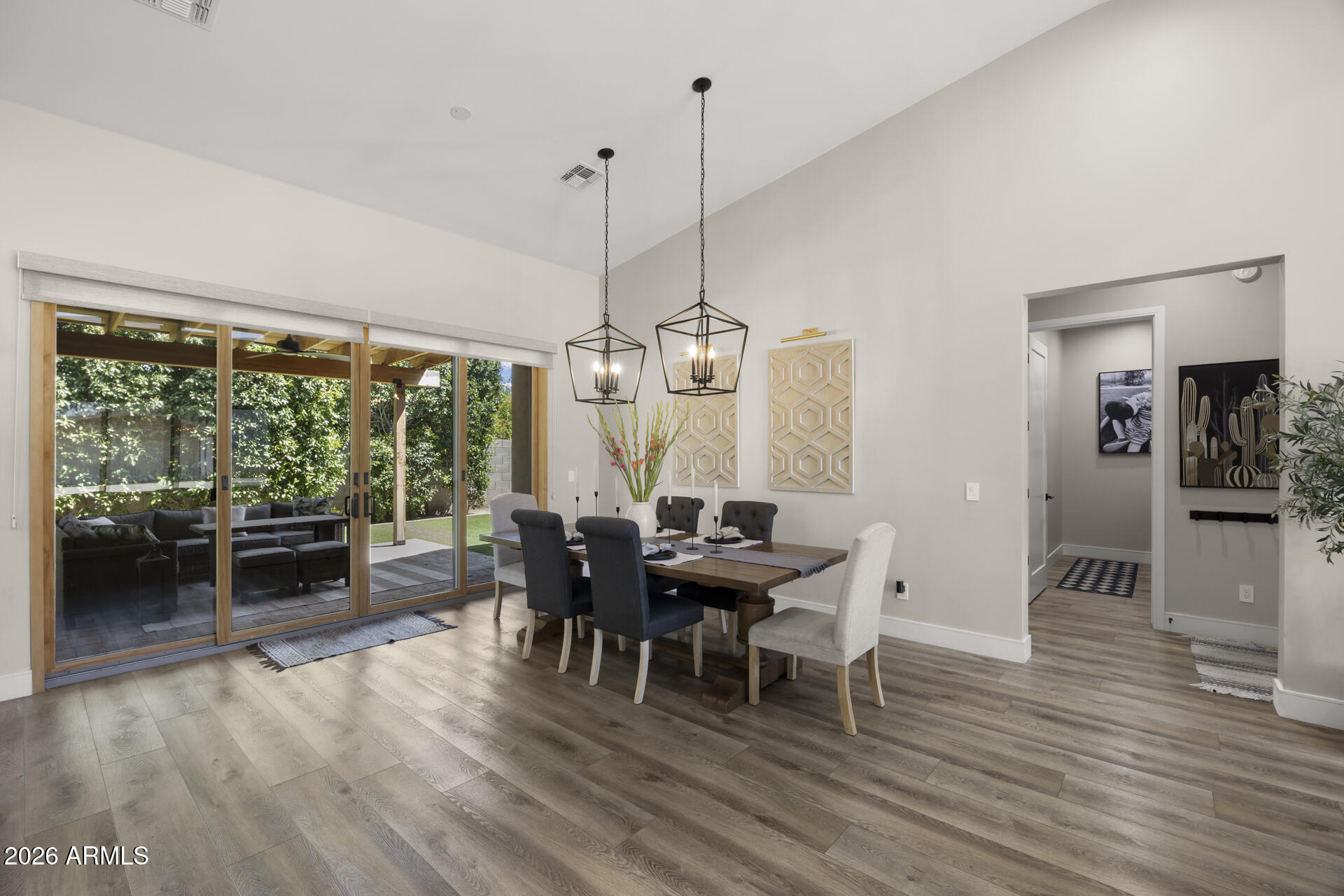 3927 North 13th Place Phoenix, AZ 85014 - Photo 18 of 48 Dining area