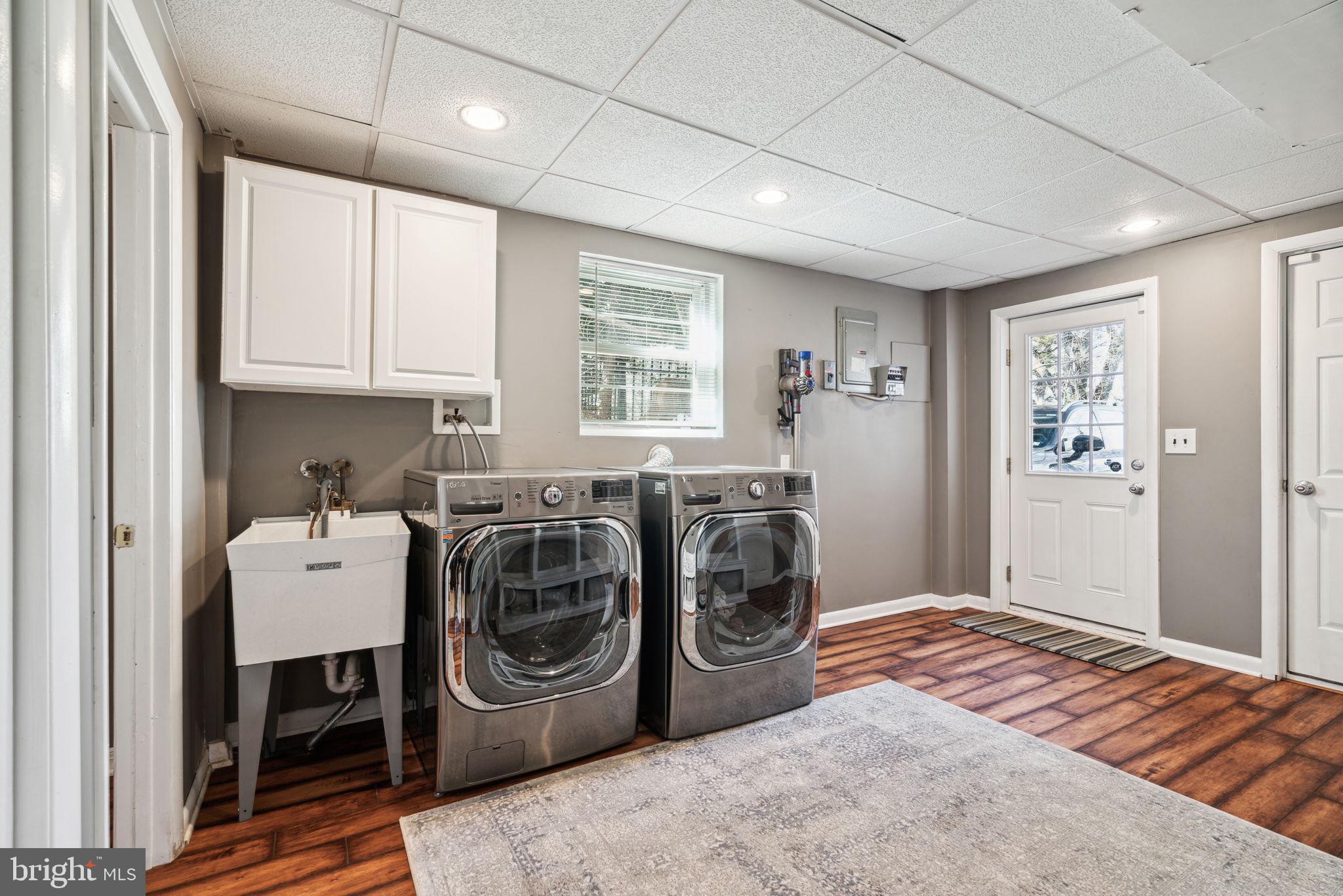 654 Wallace Drive Wayne, PA 19087 - Photo 11 of 35 Laundry room