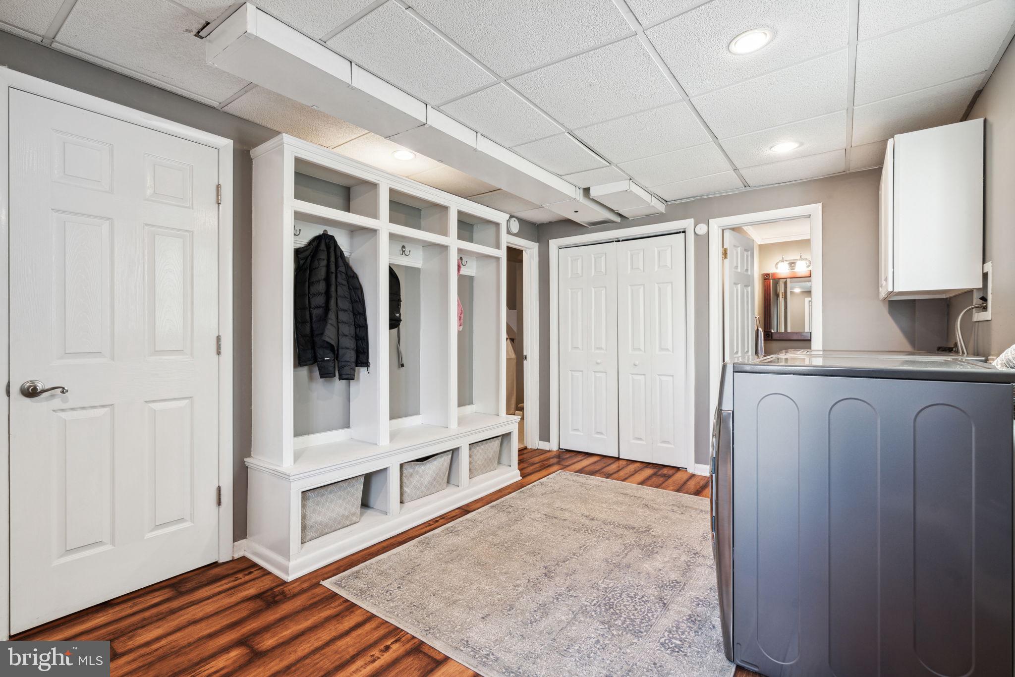 654 Wallace Drive Wayne, PA 19087 - Photo 12 of 35 Built-in cubbies and access to the 2-car garage