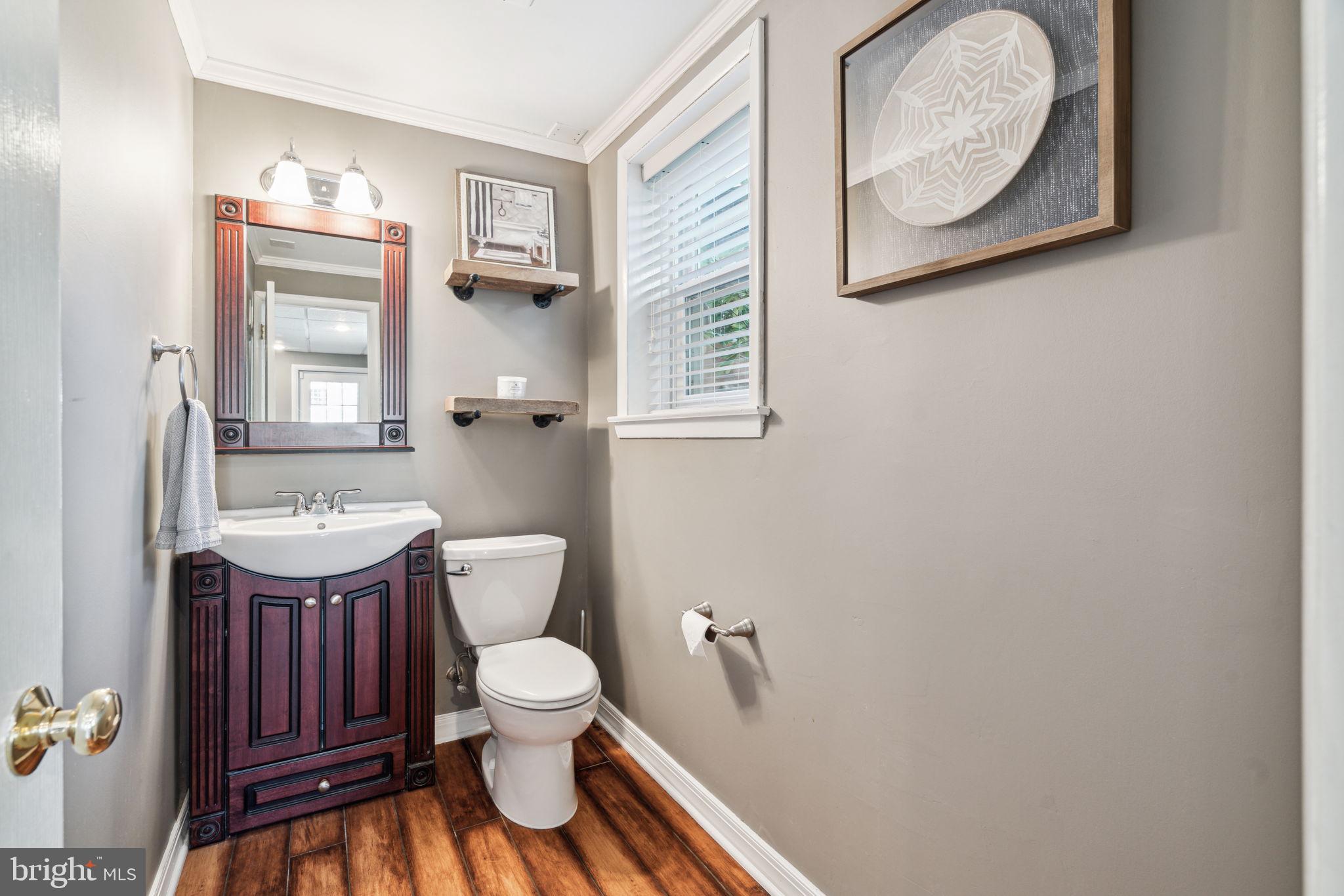654 Wallace Drive Wayne, PA 19087 - Photo 13 of 35 Convenient half bath