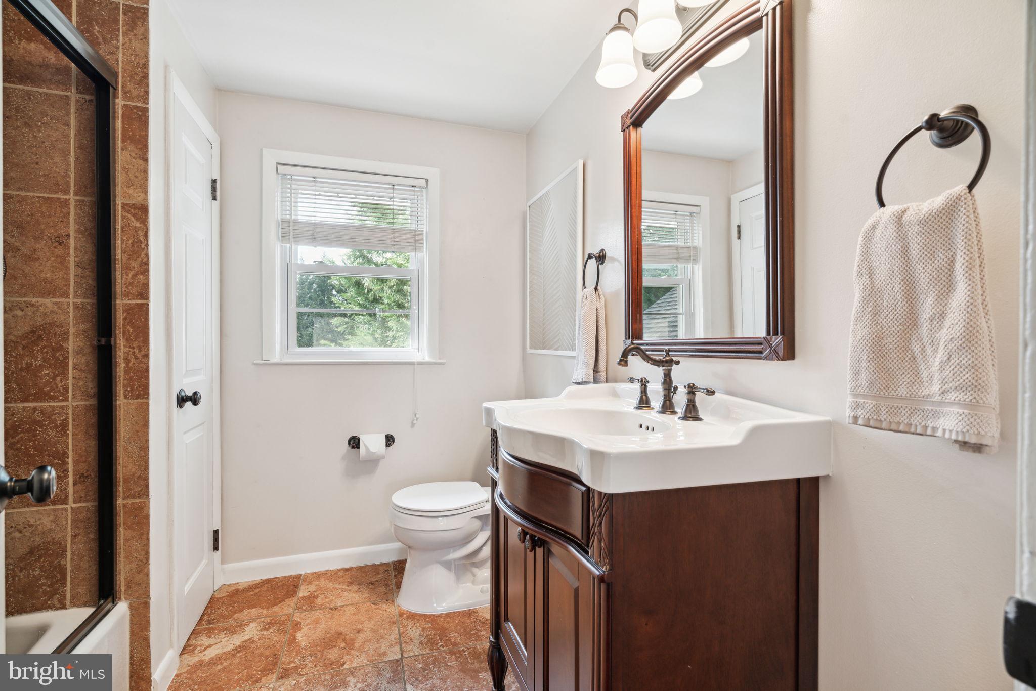 654 Wallace Drive Wayne, PA 19087 - Photo 23 of 35 Full bath