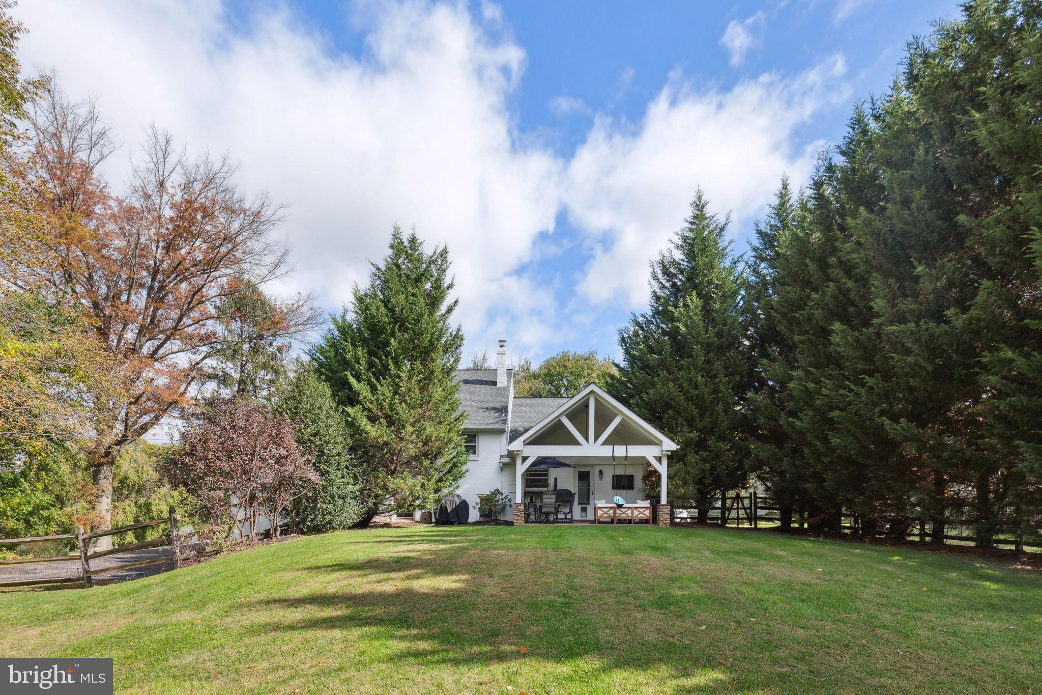 654 Wallace Drive Wayne, PA 19087 - Photo 29 of 35 Ideal space for relaxation or hosting gatherings