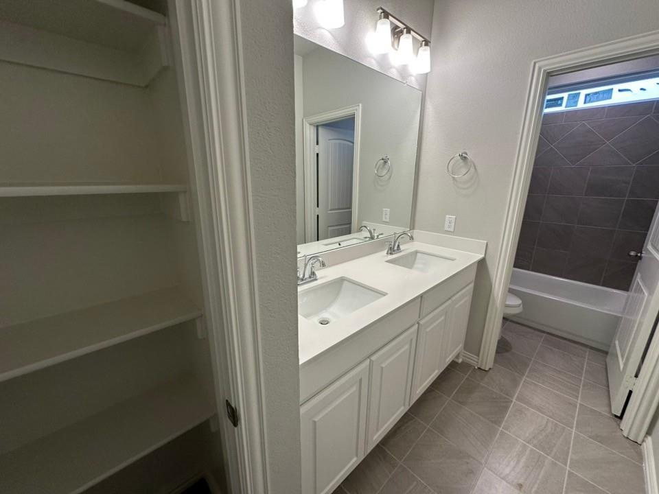 2472 Black Jack Oak Road Terrell, TX 75161 - Photo 15 of 27 a utility room with dryer and washer