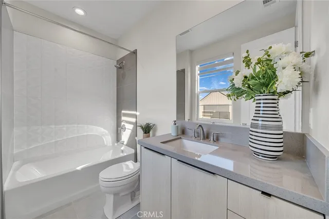 $2,000,000 | 120 Parkland Alley, Lake Forest, CA 92630