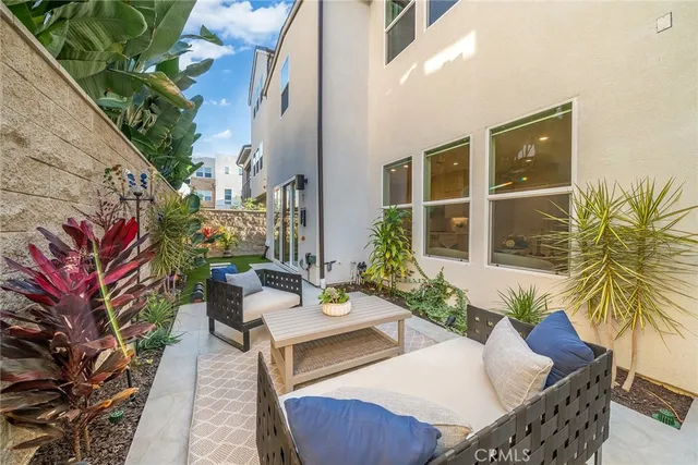 $2,000,000 | 120 Parkland Alley, Lake Forest, CA 92630