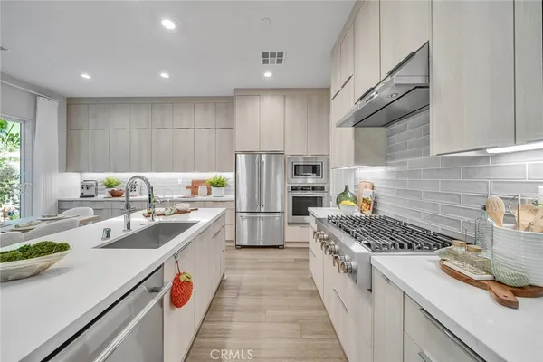 $1,928,000 | 120 Parkland Alley, Lake Forest, CA 92630