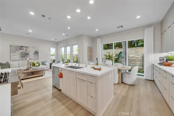 $1,928,000 | 120 Parkland Alley, Lake Forest, CA 92630