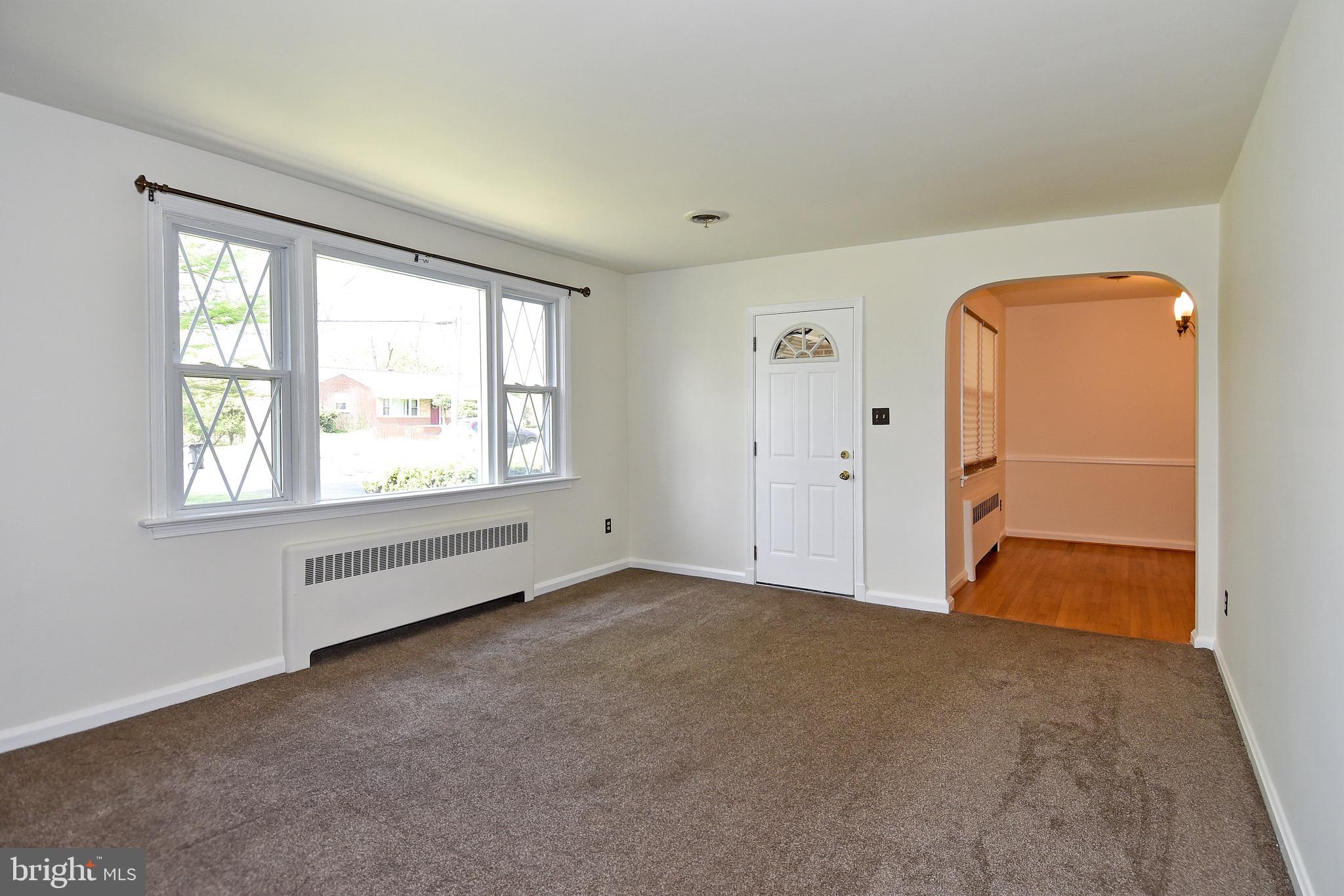 4512 Harvest Road Temple Hills, MD 20748 - Photo 5 of 23 Living Room