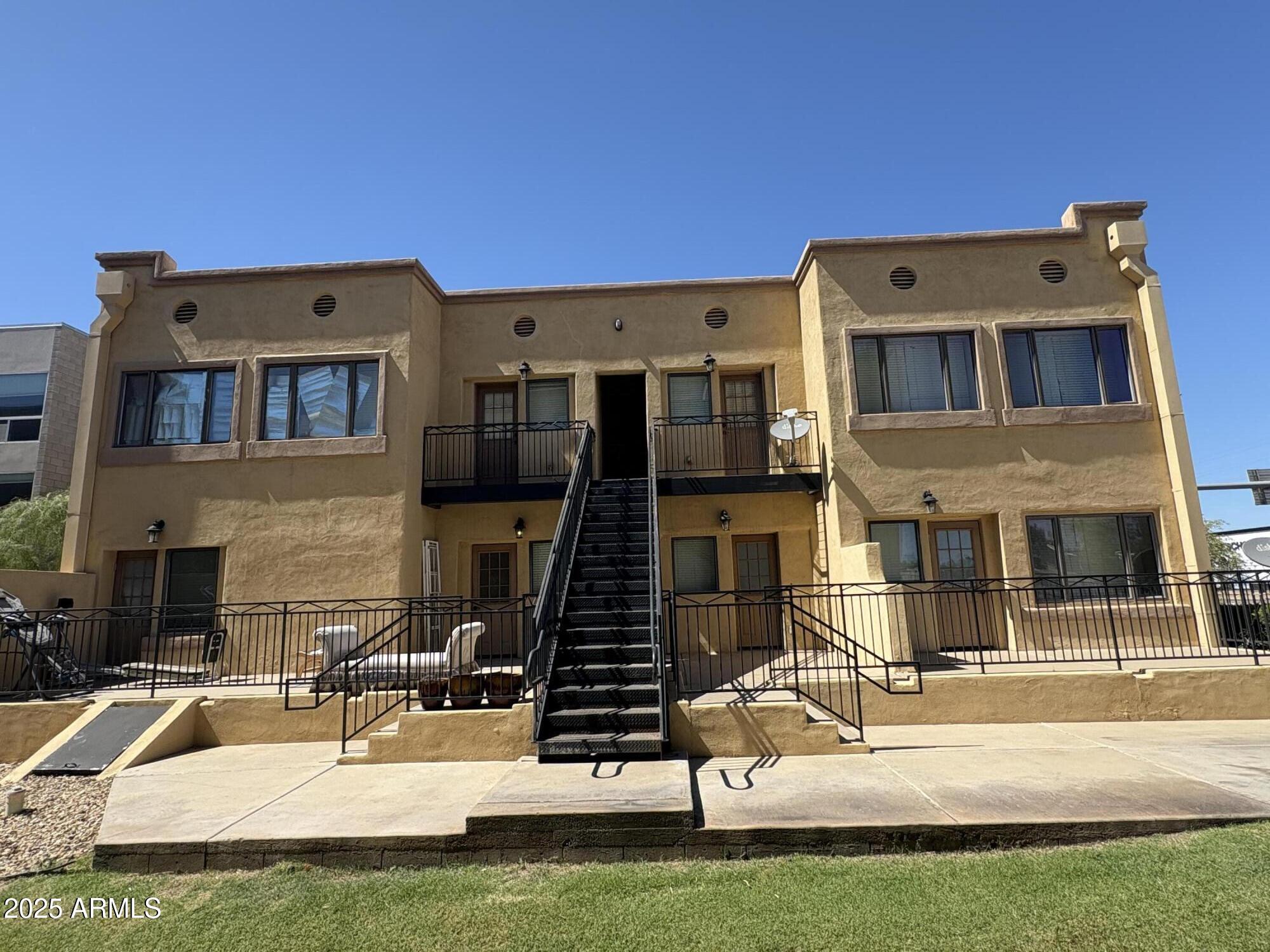 545 East Willetta Street, Unit 4 Phoenix, AZ 85004 - Photo 2 of 14 IMG_9229