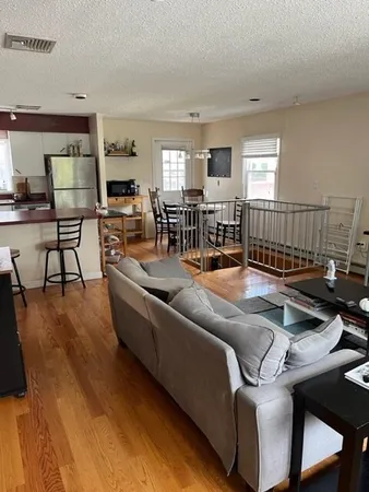 $3,600 | 275 Boston Avenue, Unit B, Medford, MA 02155