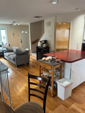 $3,600 | 275 Boston Avenue, Unit B, Medford, MA 02155