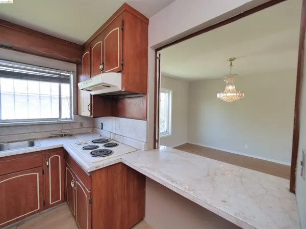 $649,000 | 138 Eldridge Avenue, Oakland, CA 94603