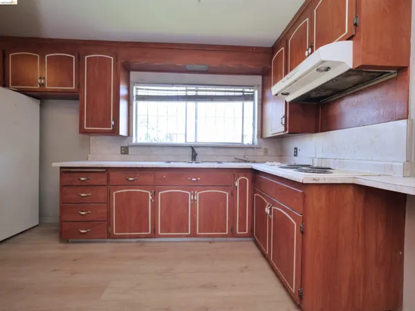 $649,000 | 138 Eldridge Avenue, Oakland, CA 94603