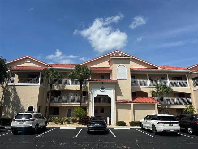 $3,800 | 458 Bouchelle Drive, Unit 103, New Smyrna Beach, FL 32169