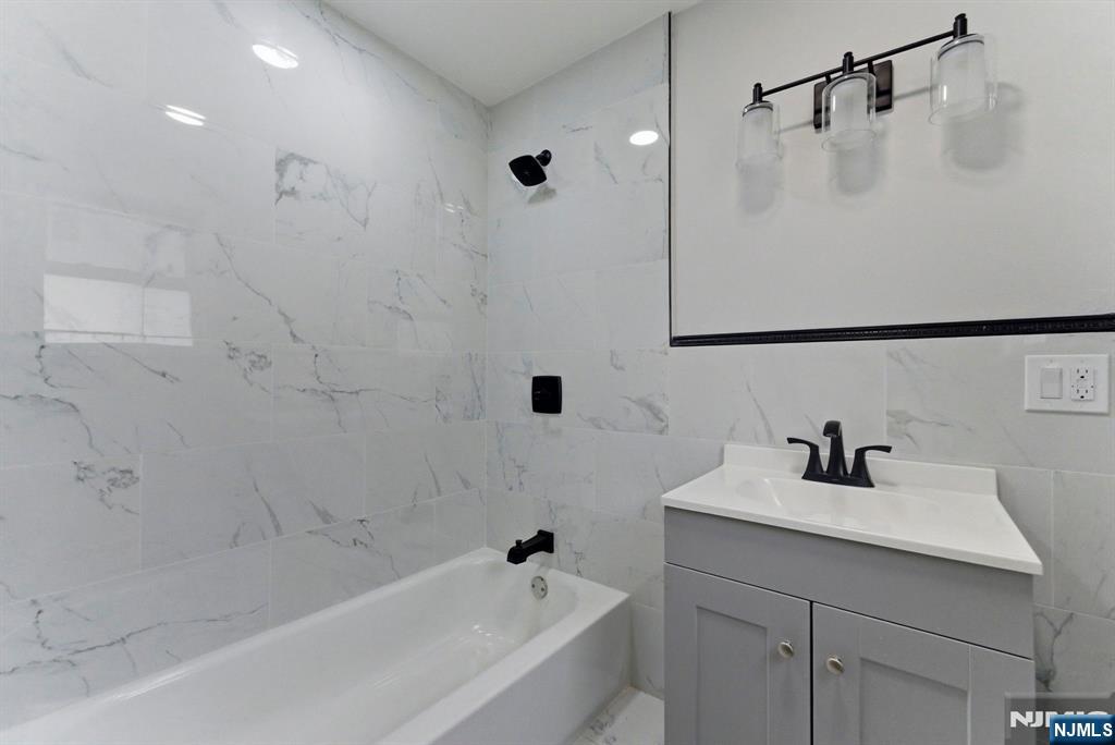 21 Overpeck Avenue Ridgefield Park, NJ 07660 - Photo 34 of 41