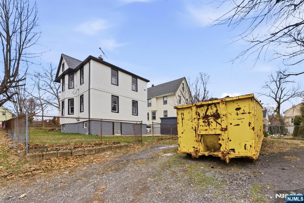 21 Overpeck Avenue Ridgefield Park, NJ 07660 - Photo 5 of 41