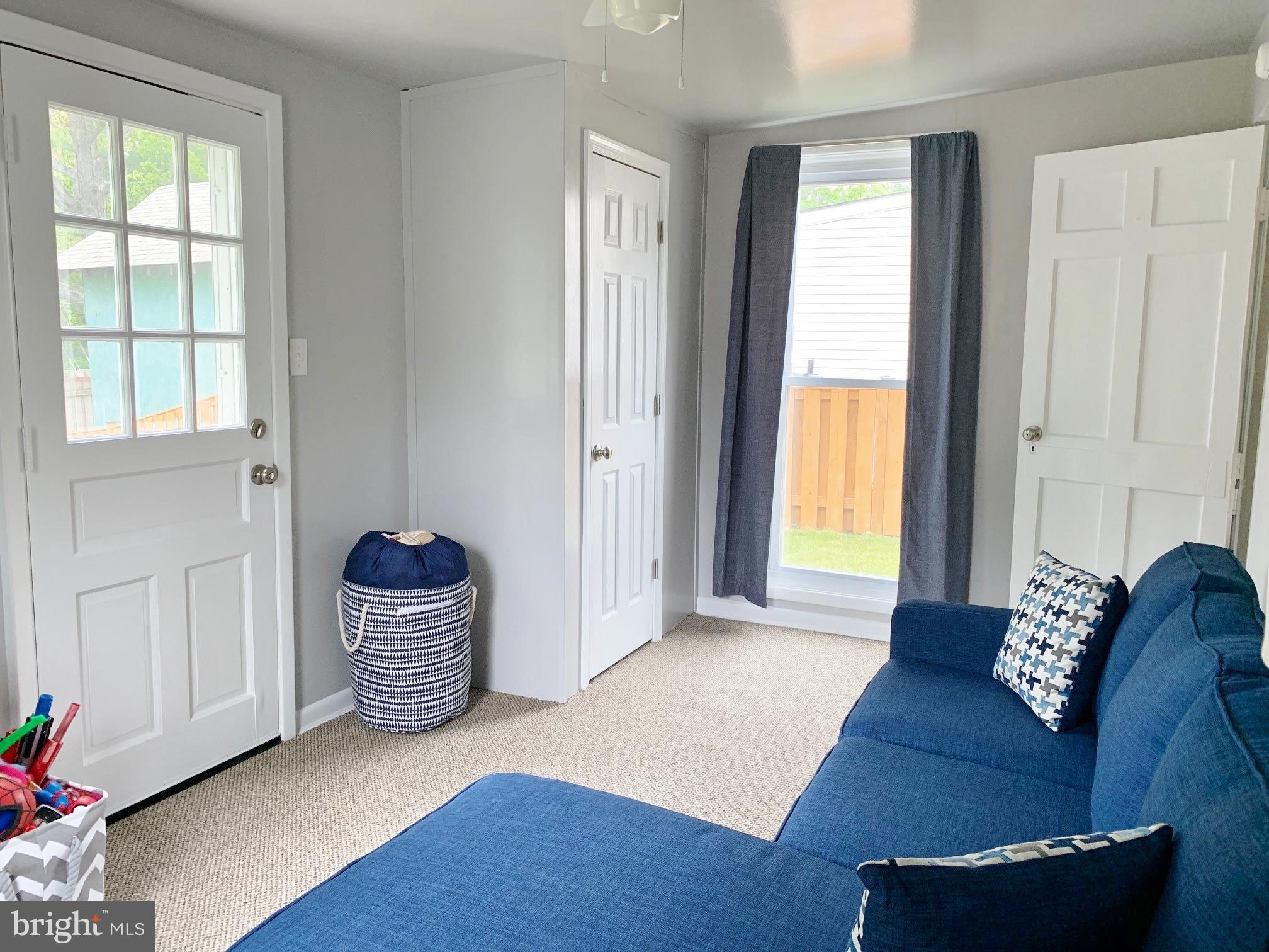 3238 Wayne Road Falls Church, VA 22042 - Photo 20 of 26 Great size closet, large windows & back door!