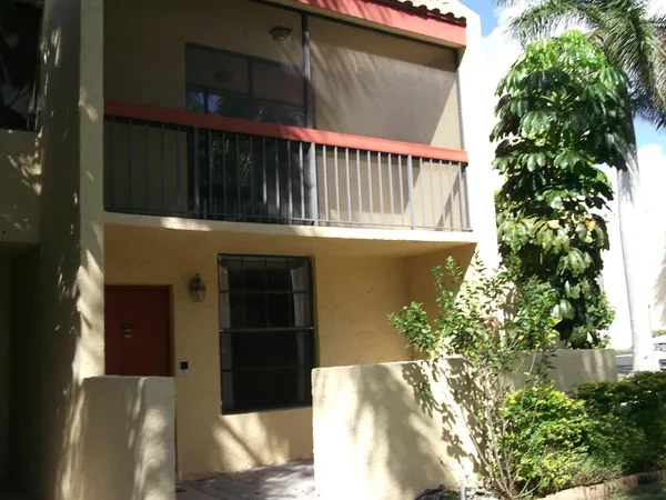 $2,200 | 743 Southeast 1st Way, Deerfield Beach, FL 33441