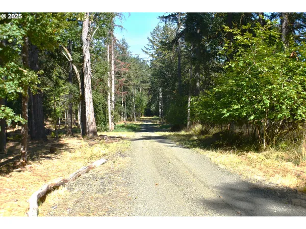$450,000 | Lakeshore, Veneta, OR 97487