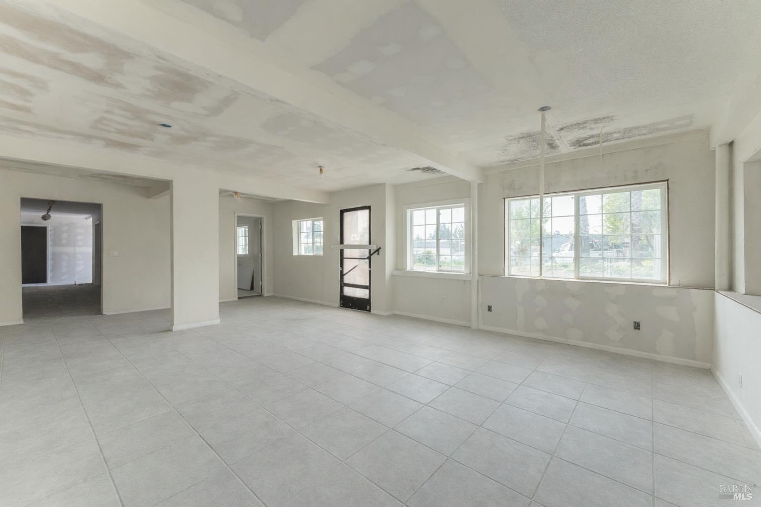 735 South State Street Ukiah, CA 95482 - Photo 4 of 14