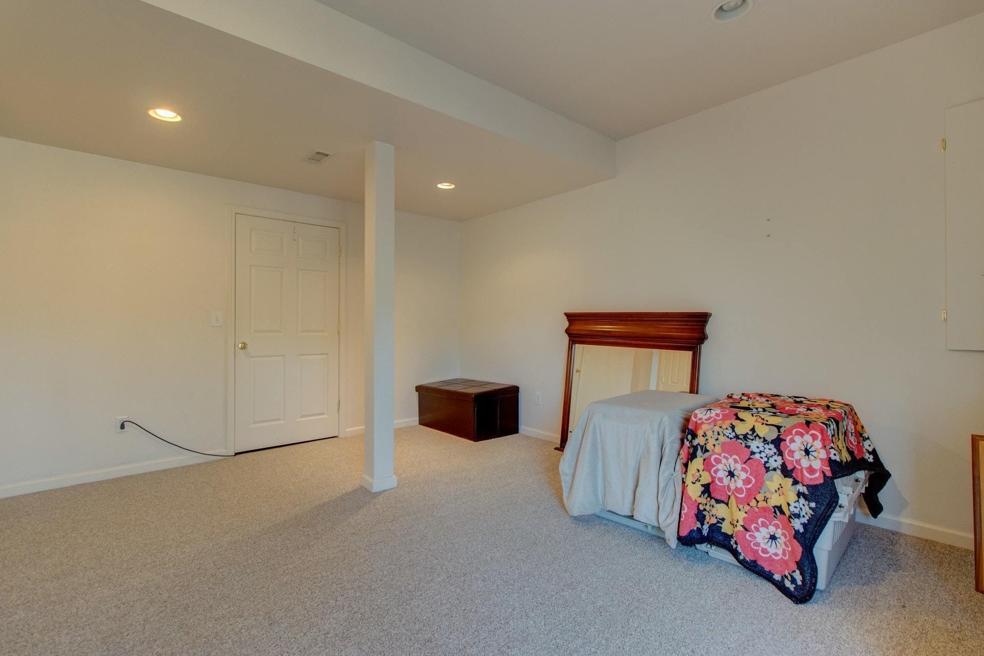 2727 Bandy Road Southeast Roanoke, VA 24014 - Photo 23 of 28 023-298234-IMG_2483_4_5_6_7_7233545