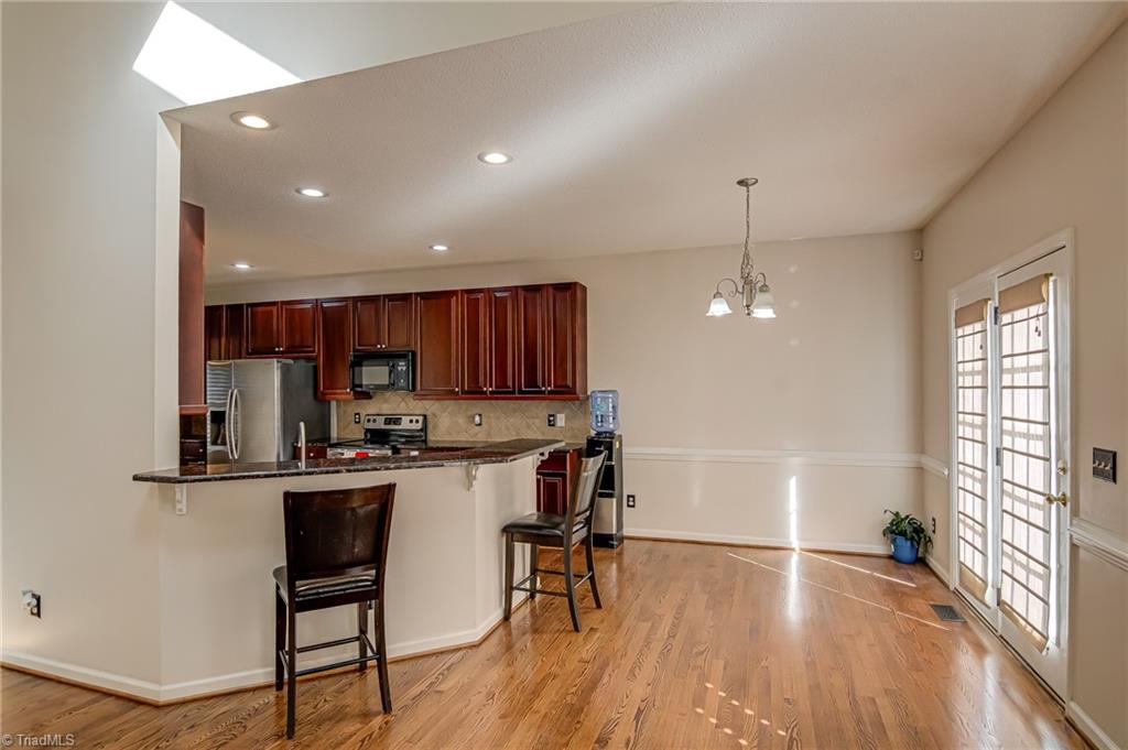 2170 Glen Cove Way High Point, NC 27265 - Photo 6 of 34