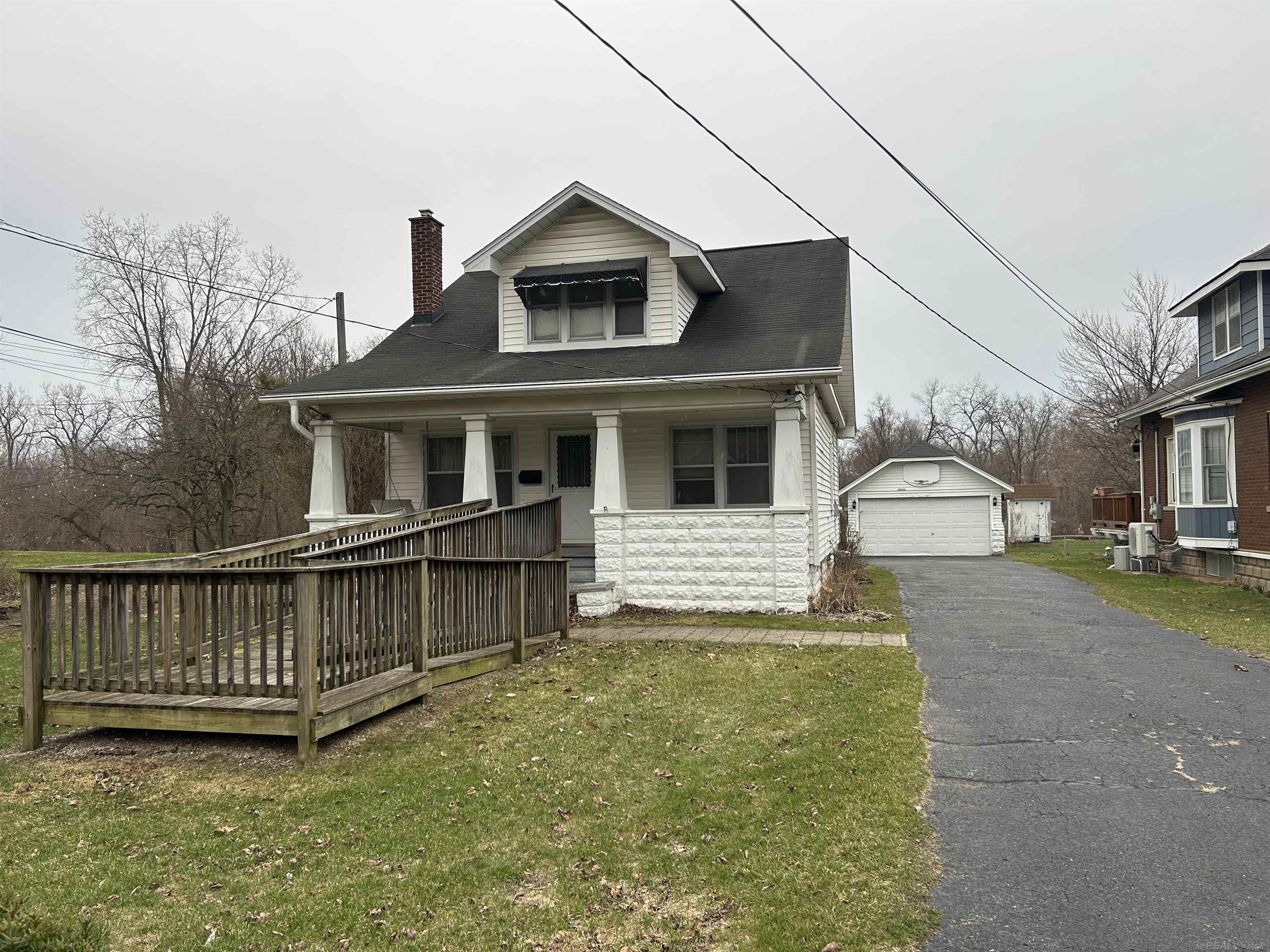 8260 Clinton River Road Sterling Heights, MI 48314 - Photo 2 of 29 50202777-d86983a1-6ffd-4436-8fb8-79440eac29bc.JPG