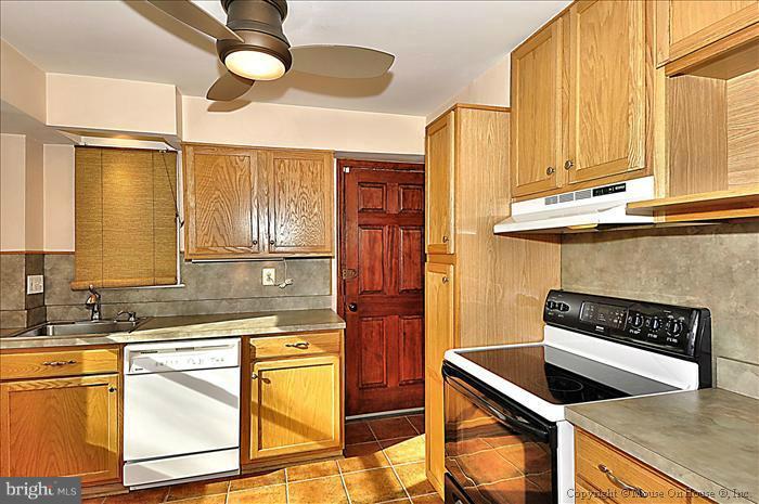 403 Franklin Avenue Silver Spring, MD 20901 - Photo 18 of 27 Kitchen