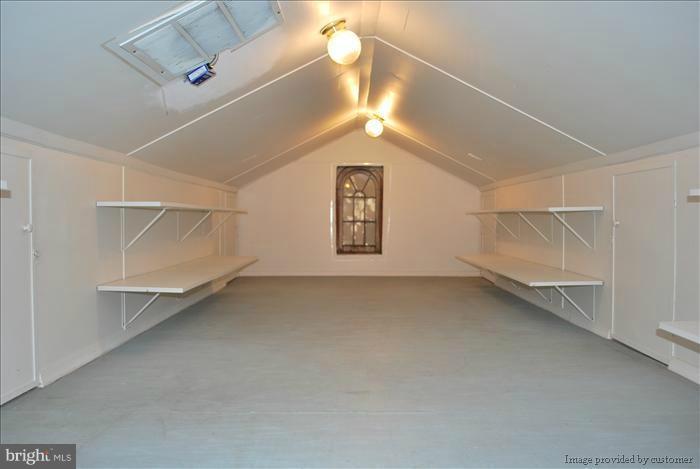 403 Franklin Avenue Silver Spring, MD 20901 - Photo 3 of 27 Interior (General)