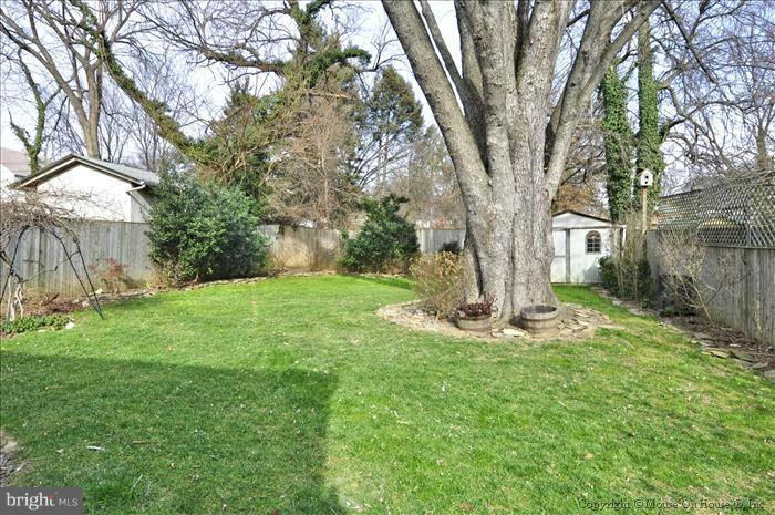 403 Franklin Avenue Silver Spring, MD 20901 - Photo 21 of 27 Exterior (Rear)