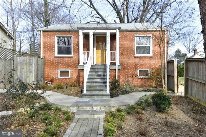 403 Franklin Avenue Silver Spring, MD 20901 - Photo 27 of 27 Exterior (Front)