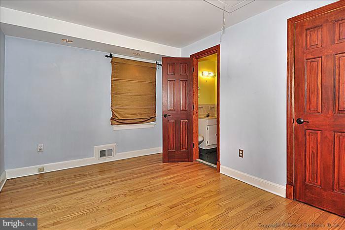 403 Franklin Avenue Silver Spring, MD 20901 - Photo 4 of 27 Bedroom